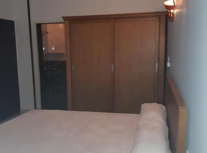German Dolphin Apartment *